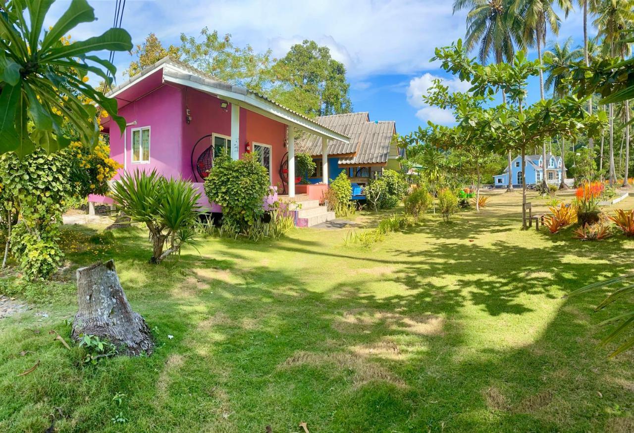 Lee Red House Hotel Ban Lak Uan Buitenkant foto