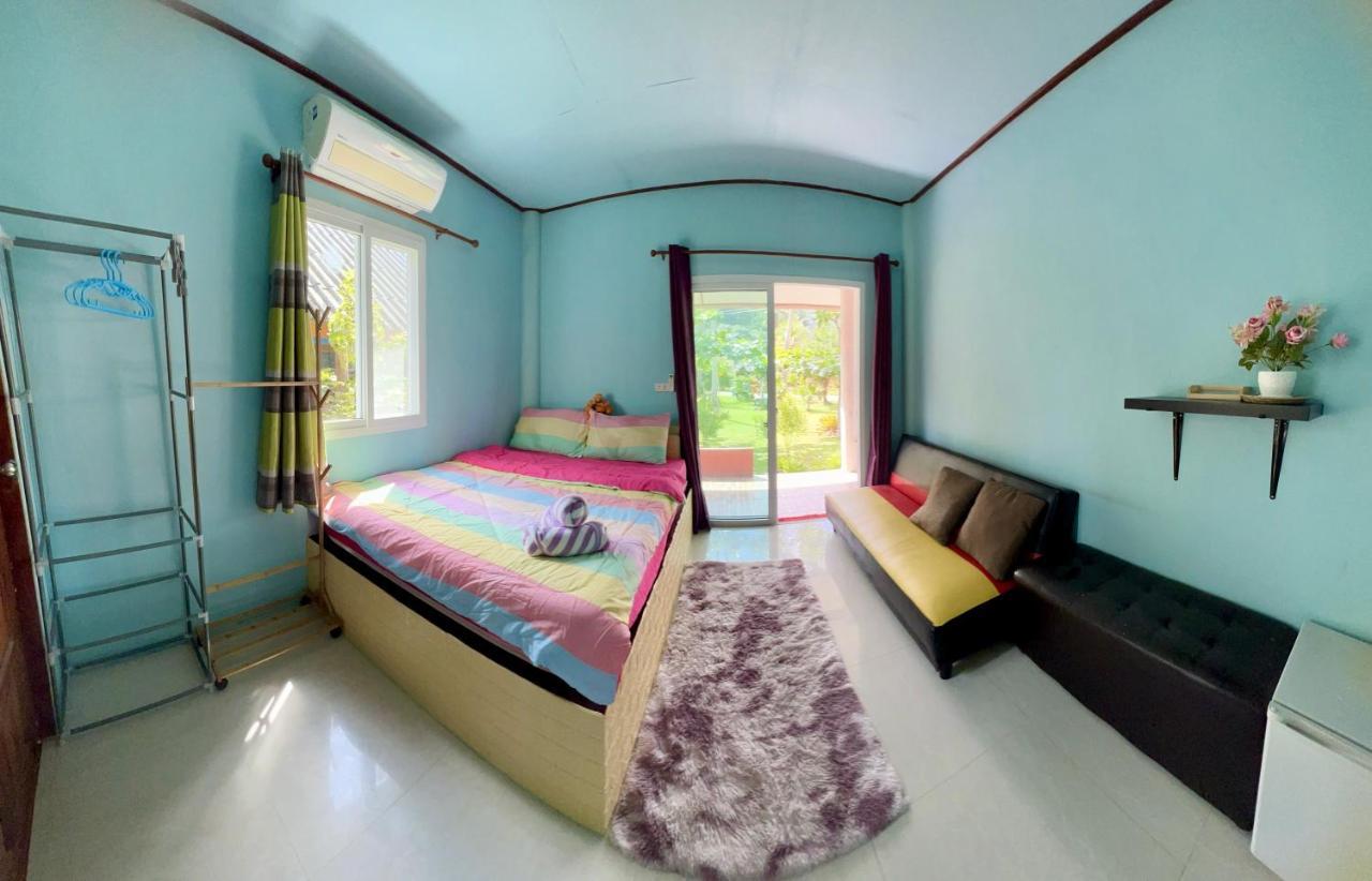 Lee Red House Hotel Ban Lak Uan Buitenkant foto