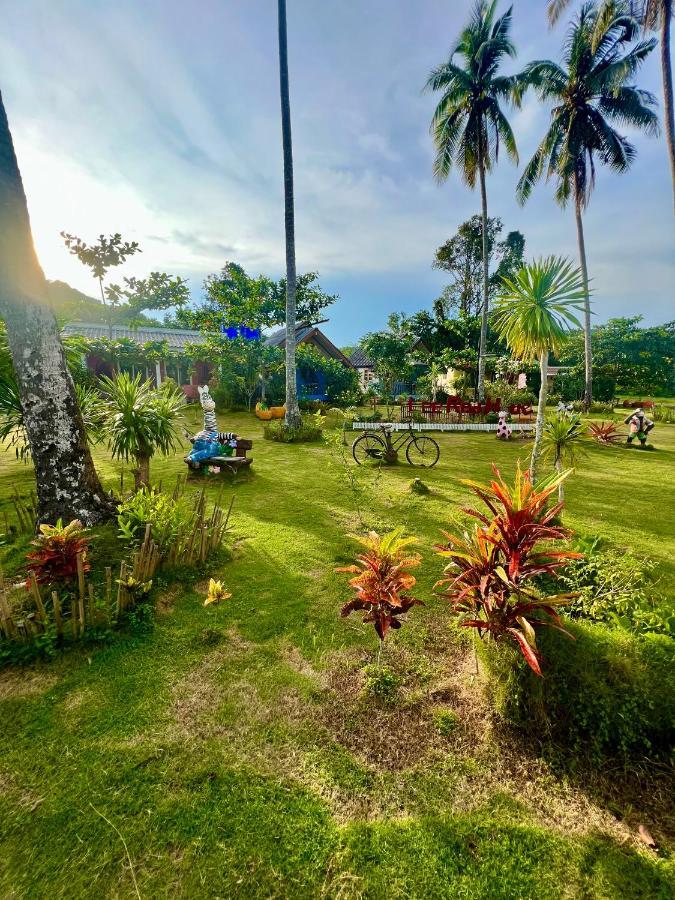Lee Red House Hotel Ban Lak Uan Buitenkant foto