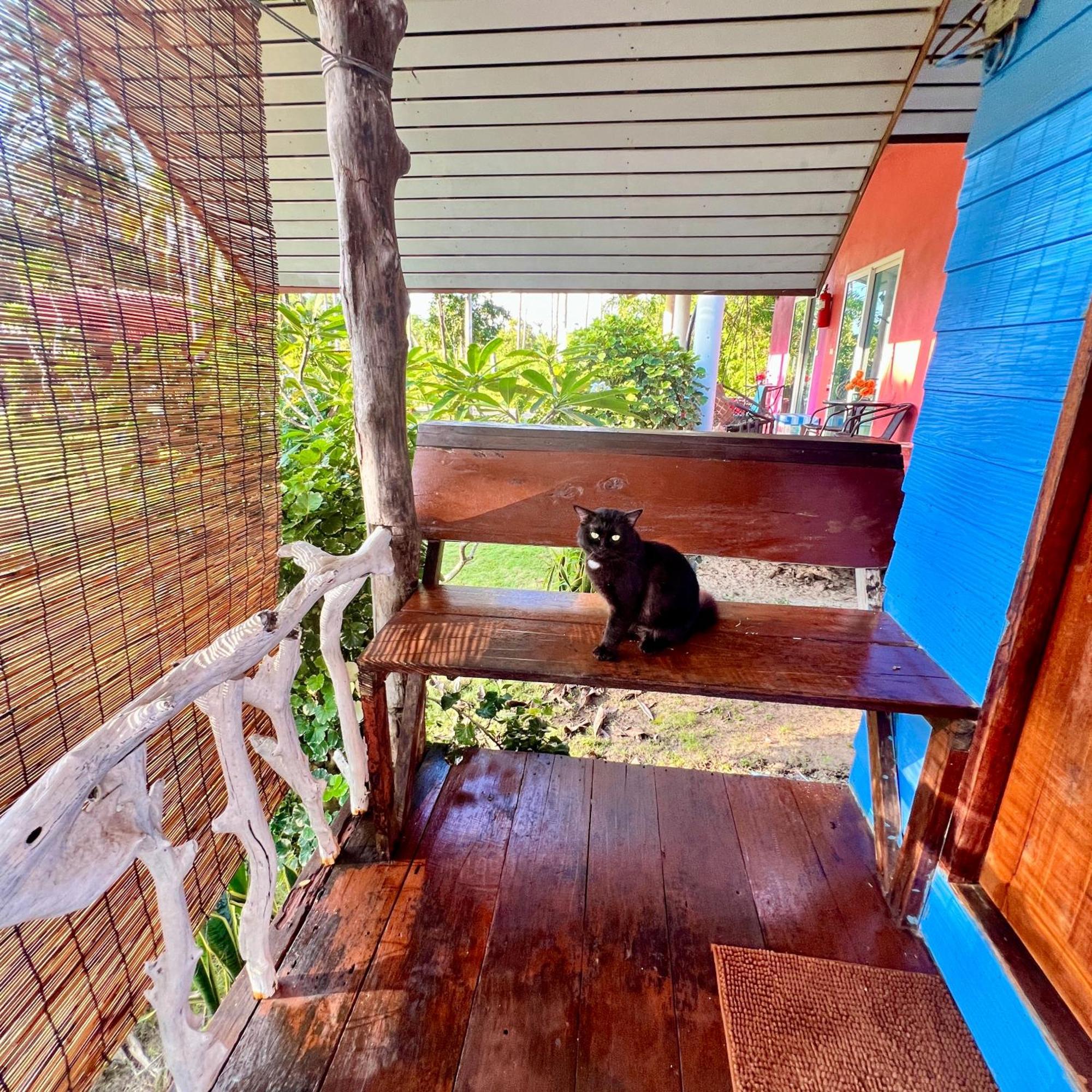 Lee Red House Hotel Ban Lak Uan Buitenkant foto