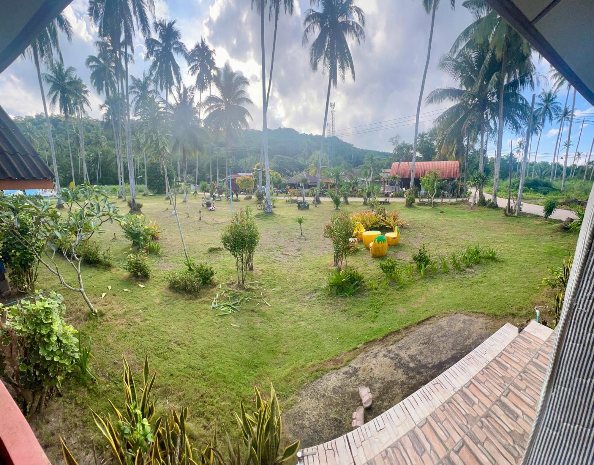 Lee Red House Hotel Ban Lak Uan Buitenkant foto