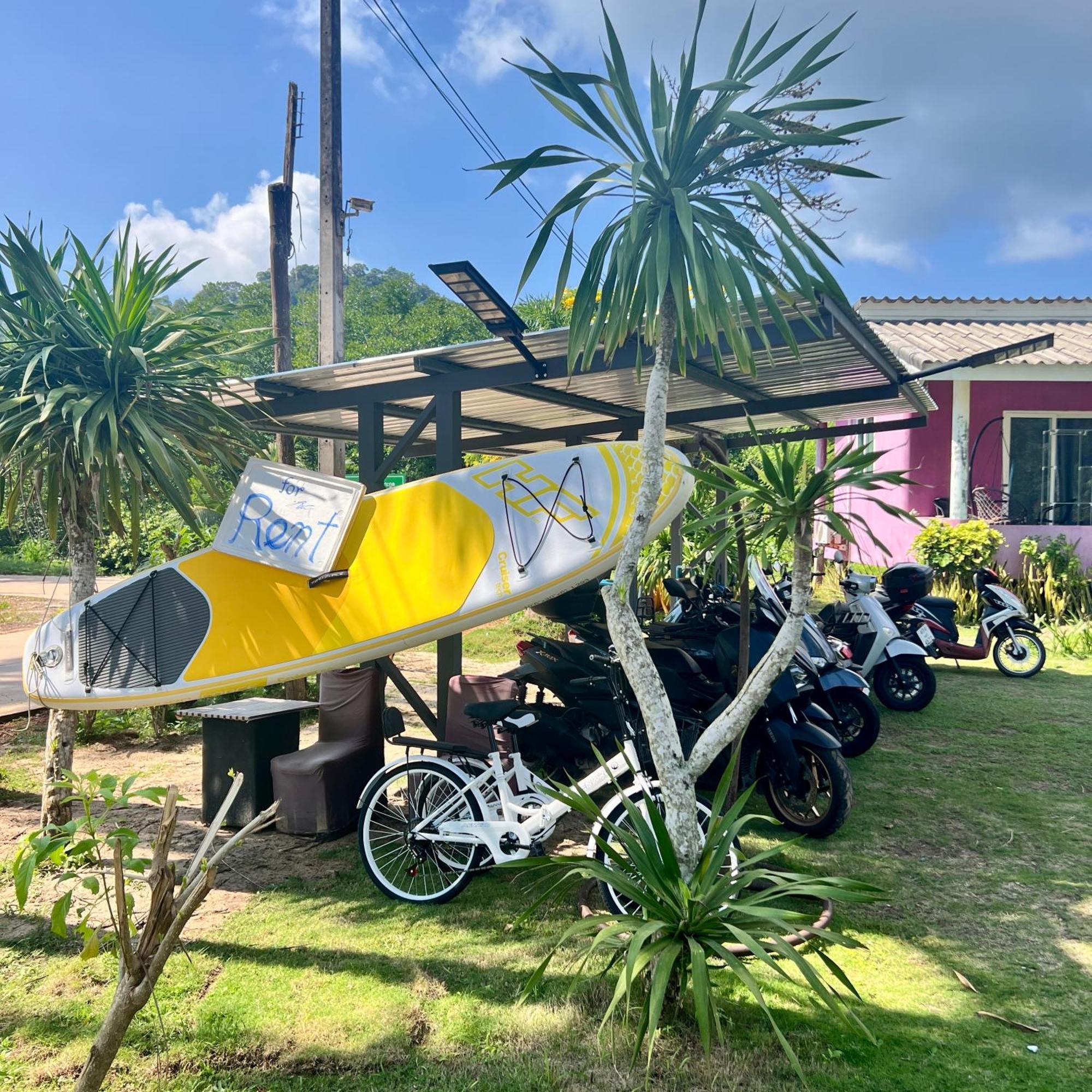 Lee Red House Hotel Ban Lak Uan Buitenkant foto