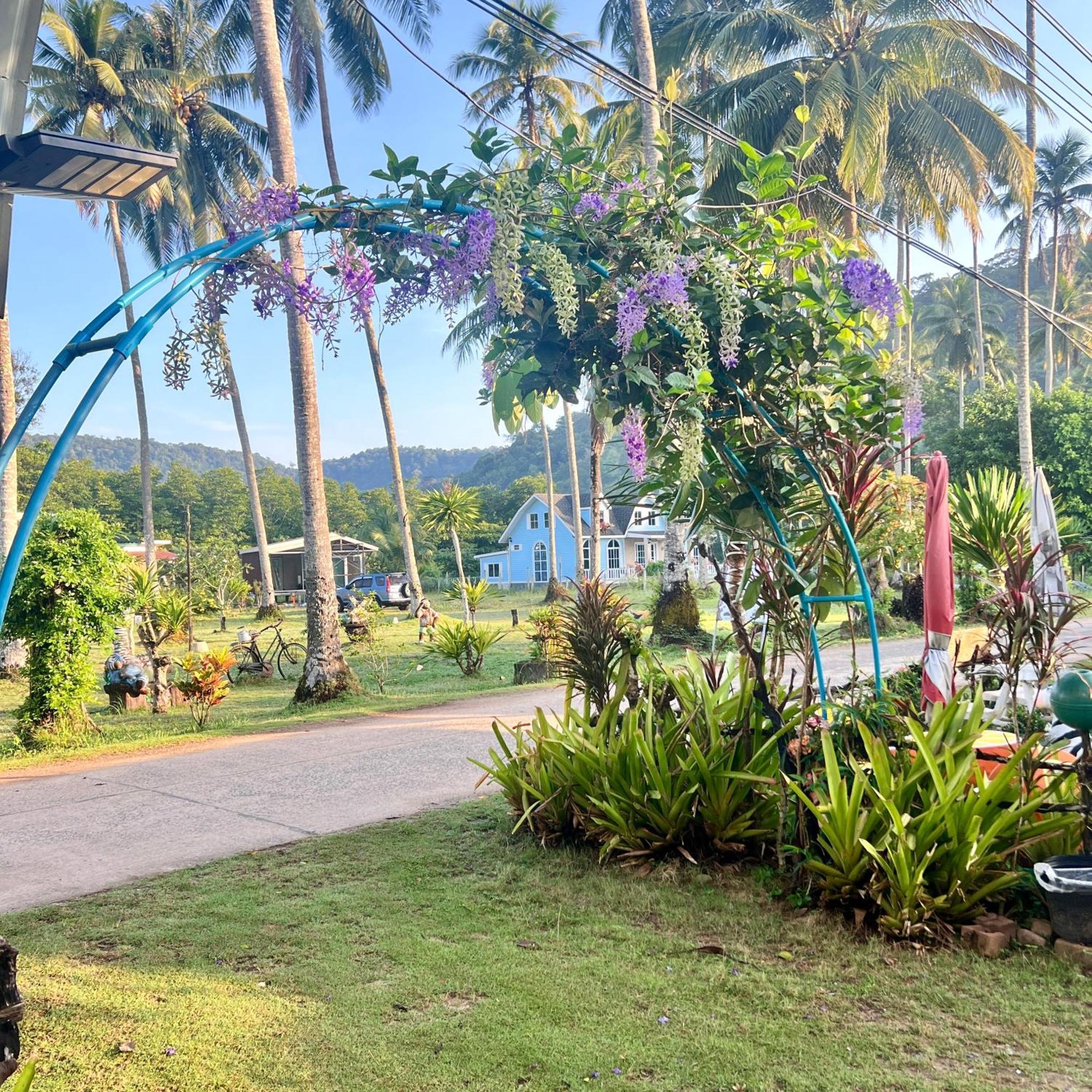 Lee Red House Hotel Ban Lak Uan Buitenkant foto