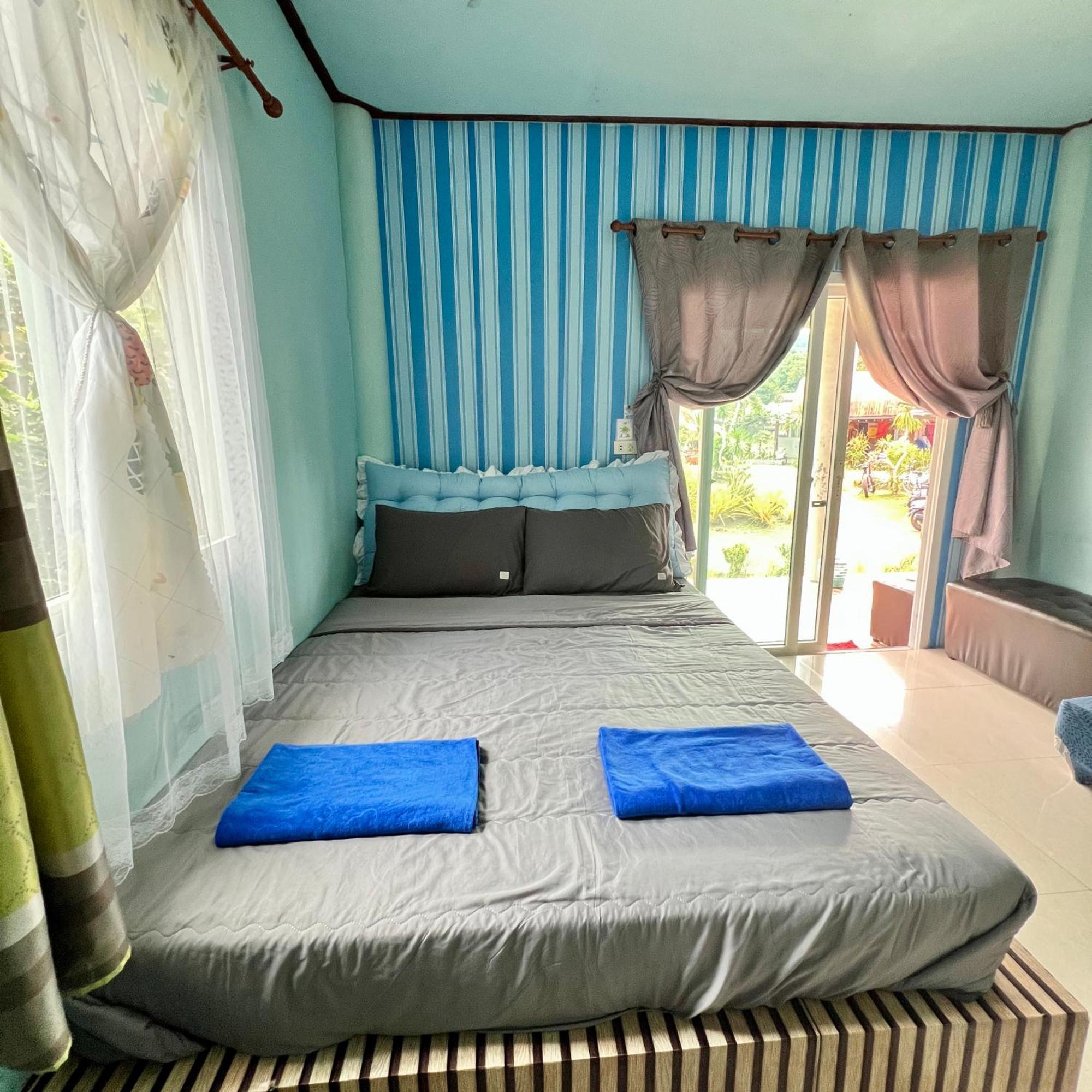 Lee Red House Hotel Ban Lak Uan Buitenkant foto