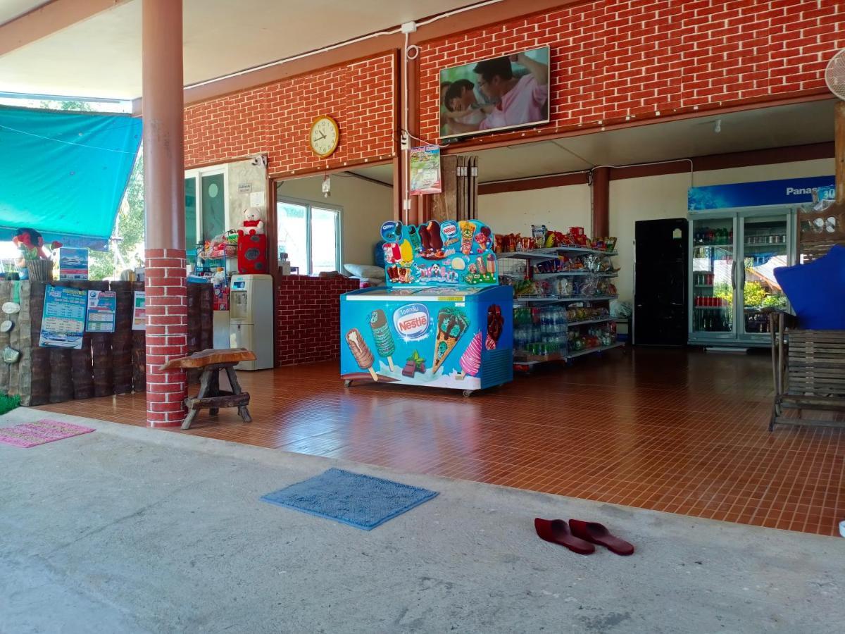 Lee Red House Hotel Ban Lak Uan Buitenkant foto